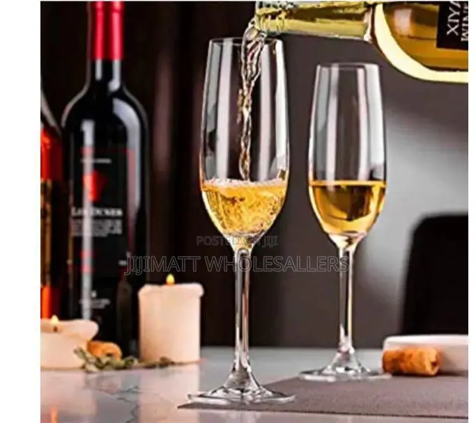 Set of 6 Quality and Classy Champagne Glasses ✓