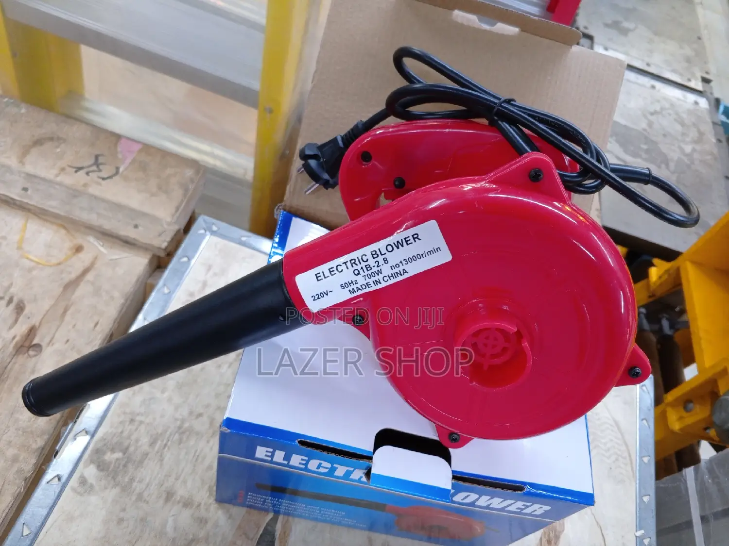 700w Electric Leaf Blower