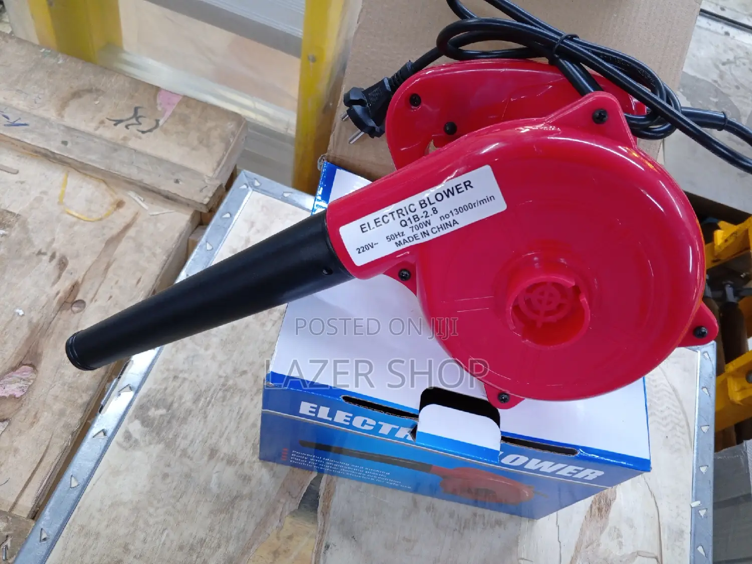 700w Electric Leaf Blower