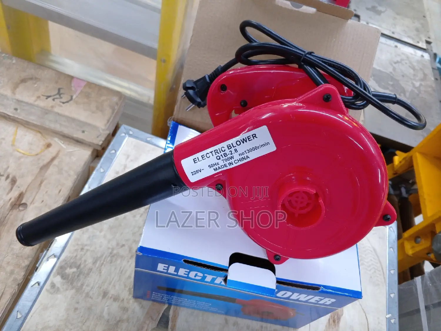 700w Electric Leaf Blower