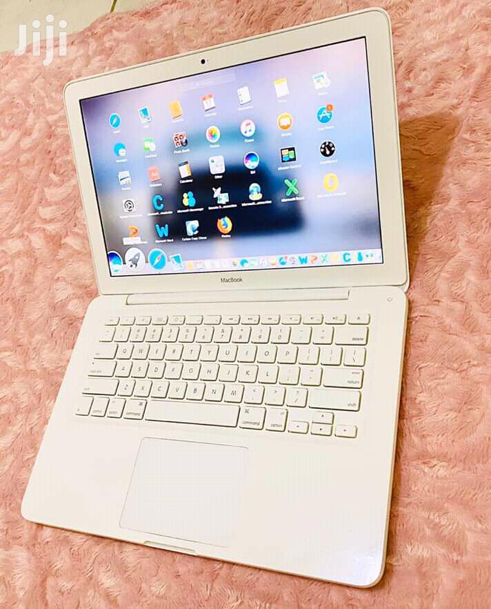 Laptop Apple MacBook 14" 500GB HDD 4GB RAM