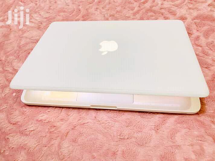 Laptop Apple MacBook 14" 500GB HDD 4GB RAM