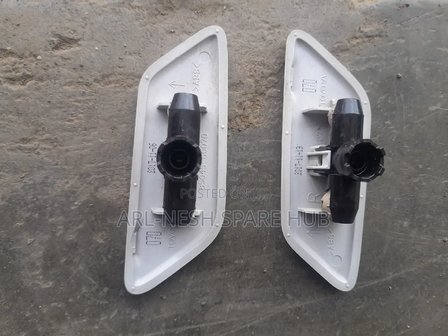 Toyota Landcruiser V8 Headlight Washers