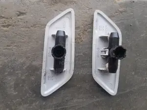 Toyota Landcruiser V8 Headlight Washers