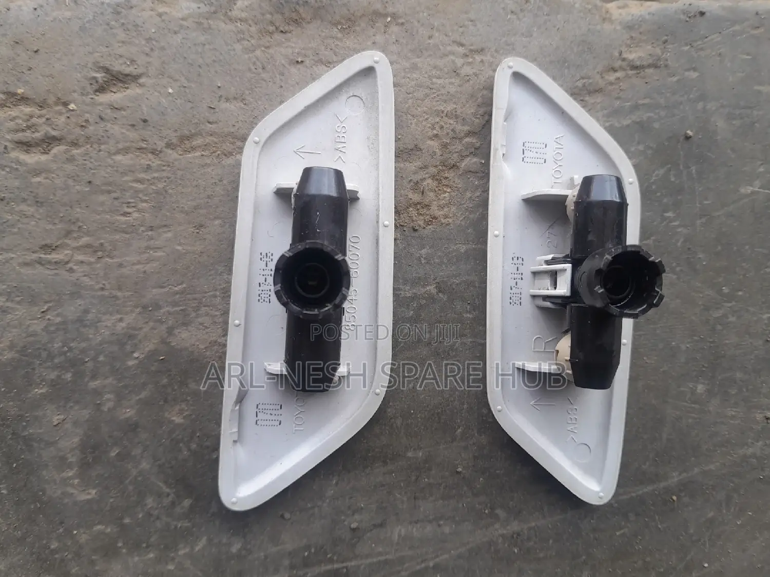Toyota Landcruiser V8 Headlight Washers
