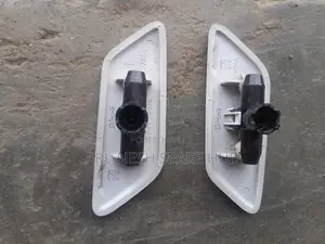 Toyota Landcruiser V8 Headlight Washers