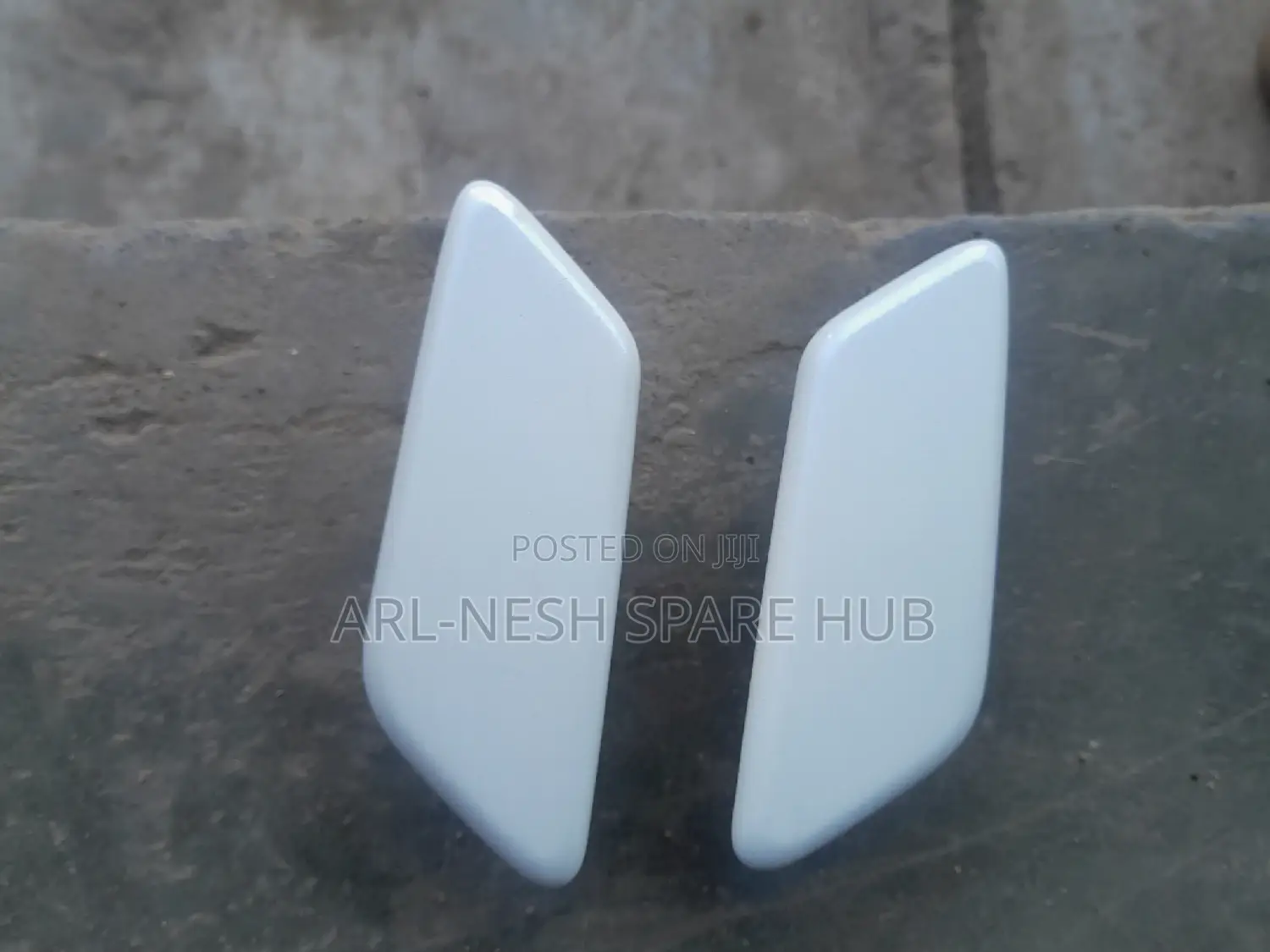 Toyota Landcruiser V8 Headlight Washers