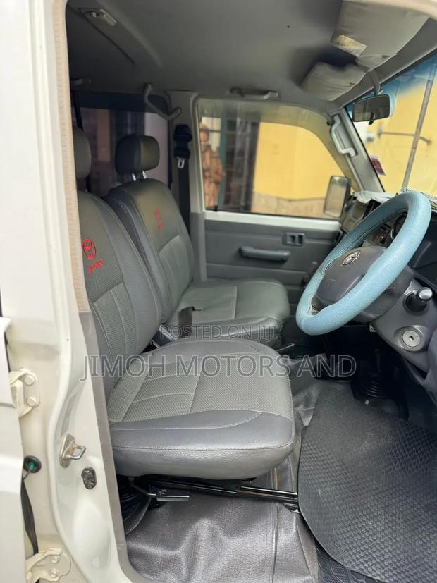 Mitsubishi Fuso - thumbnail 2