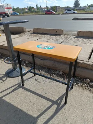 Restaurant Marble Table, 4 Ft by 2 Ft Colour Gold.