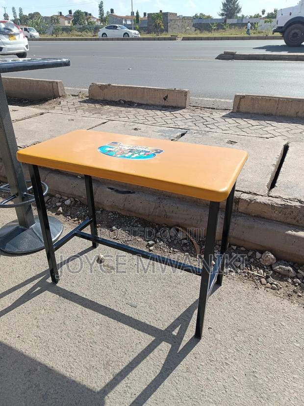 Restaurant Marble Table, 4 Ft by 2 Ft Colour Gold. - thumbnail 2