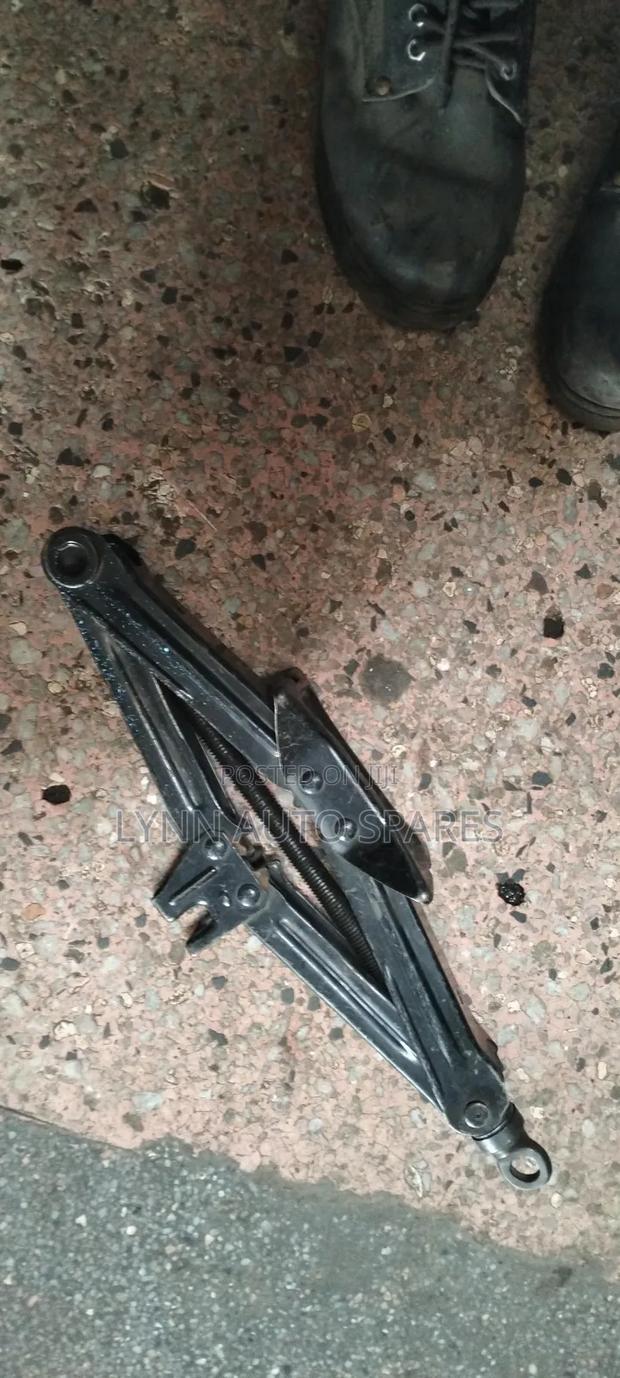 Car Jeck Lifting - main view