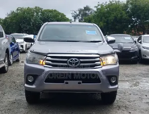 Toyota Hilux 2017 Silver
