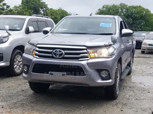Toyota Hilux 2017 Silver