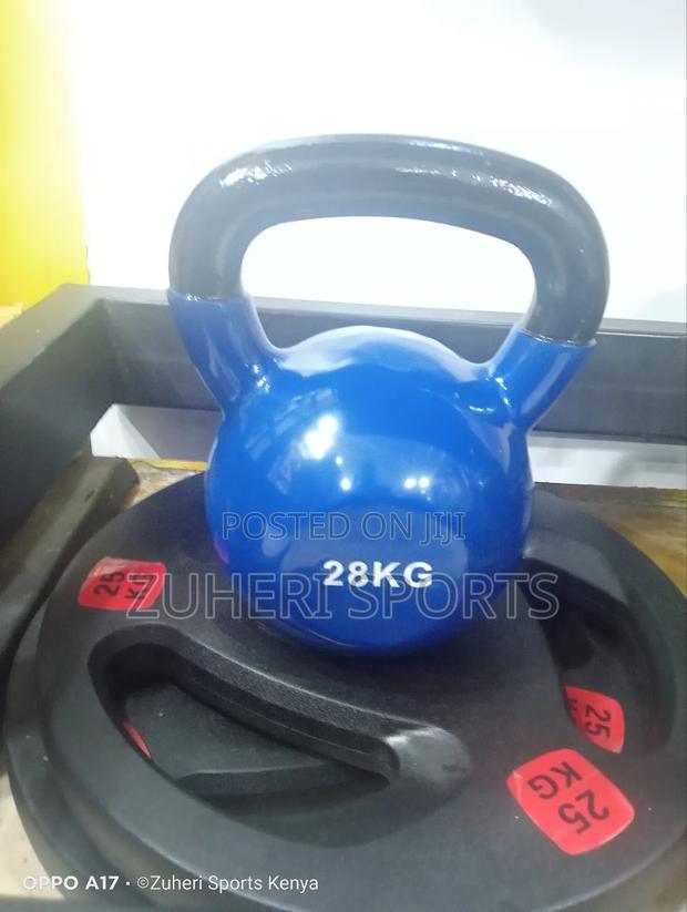 28kg Kettlebell, Cast Iron, Heavy Duty Vynil Coated Surface - main view