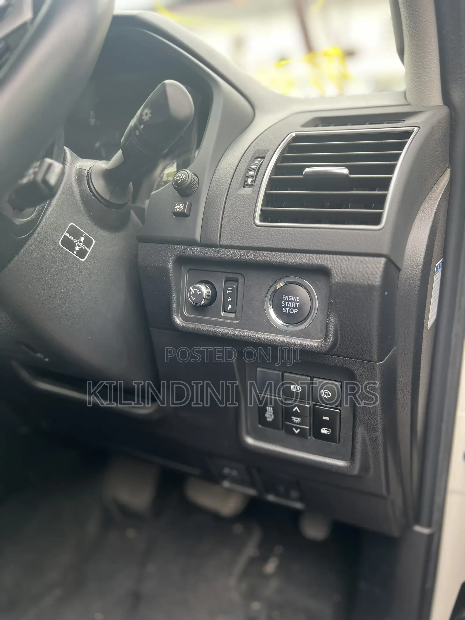 Toyota Land Cruiser 2017 White