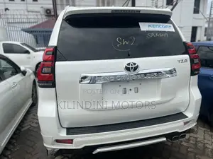 Toyota Land Cruiser 2017 White