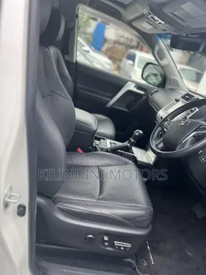 Toyota Land Cruiser 2017 White