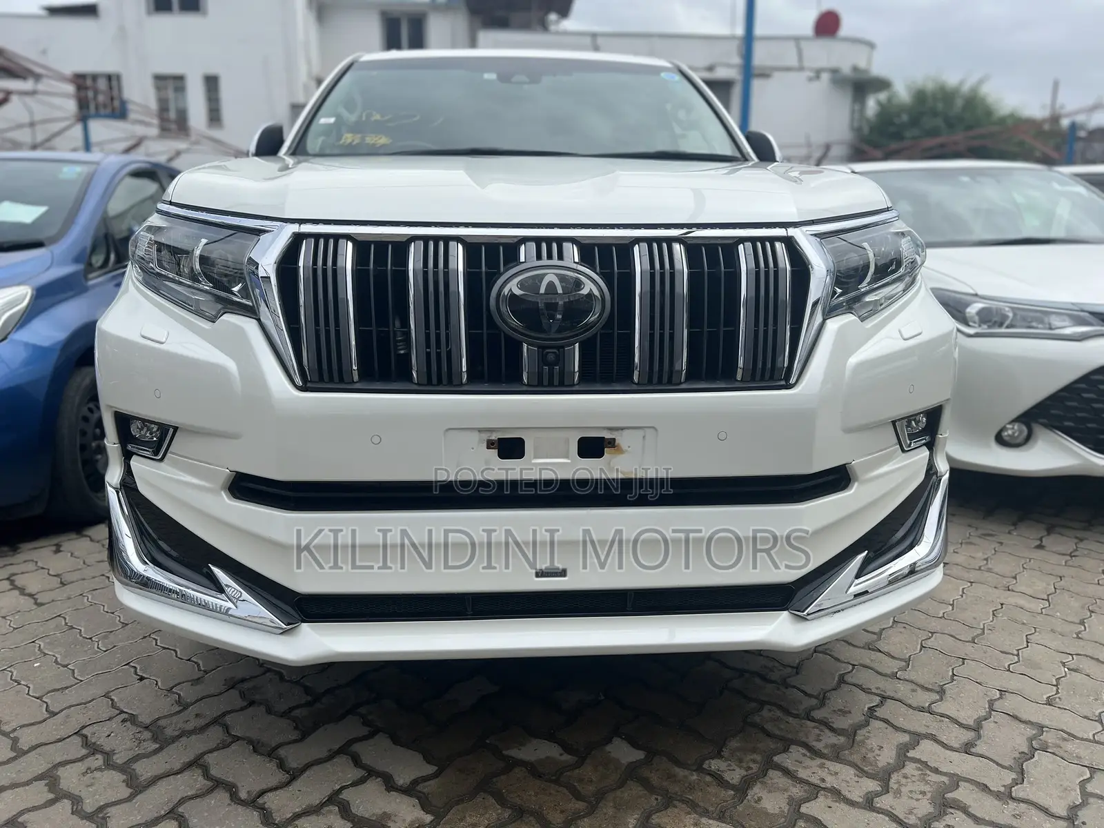 Toyota Land Cruiser 2017 White