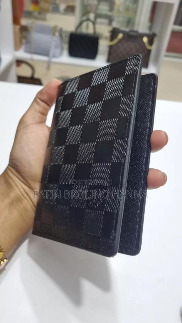 Classy Passport Holder - thumbnail 3