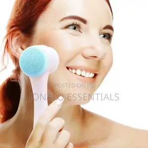 2 In 1 Facial Brush And Massager