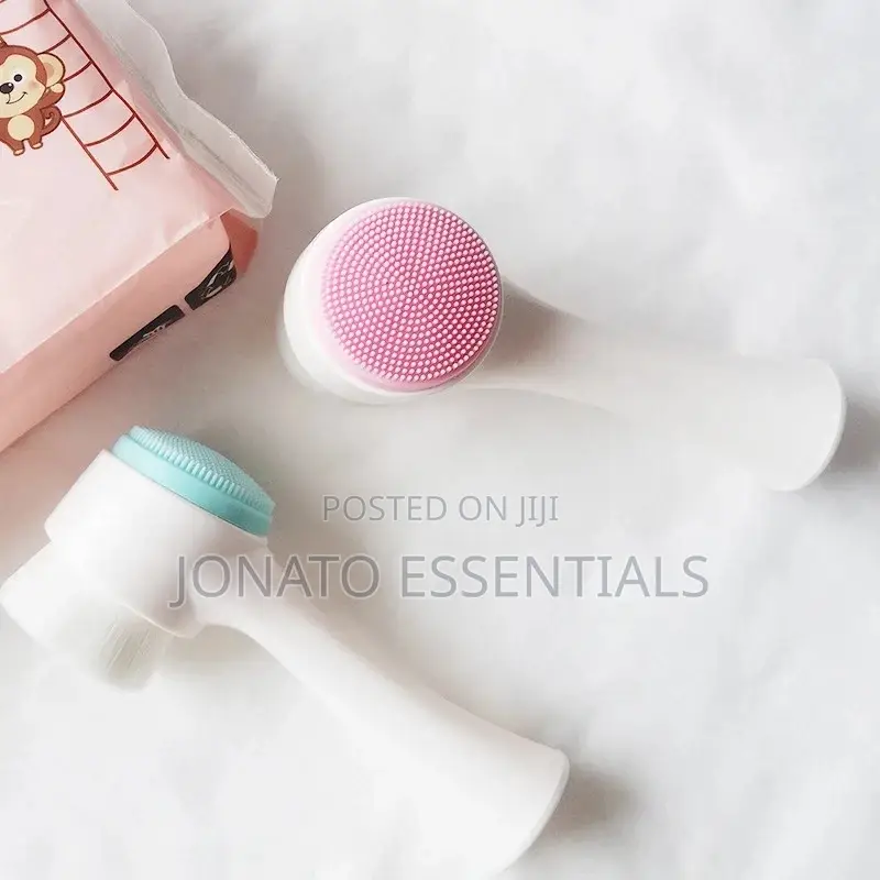2 In 1 Facial Brush And Massager
