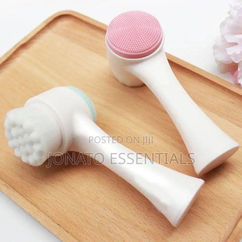2 In 1 Facial Brush And Massager