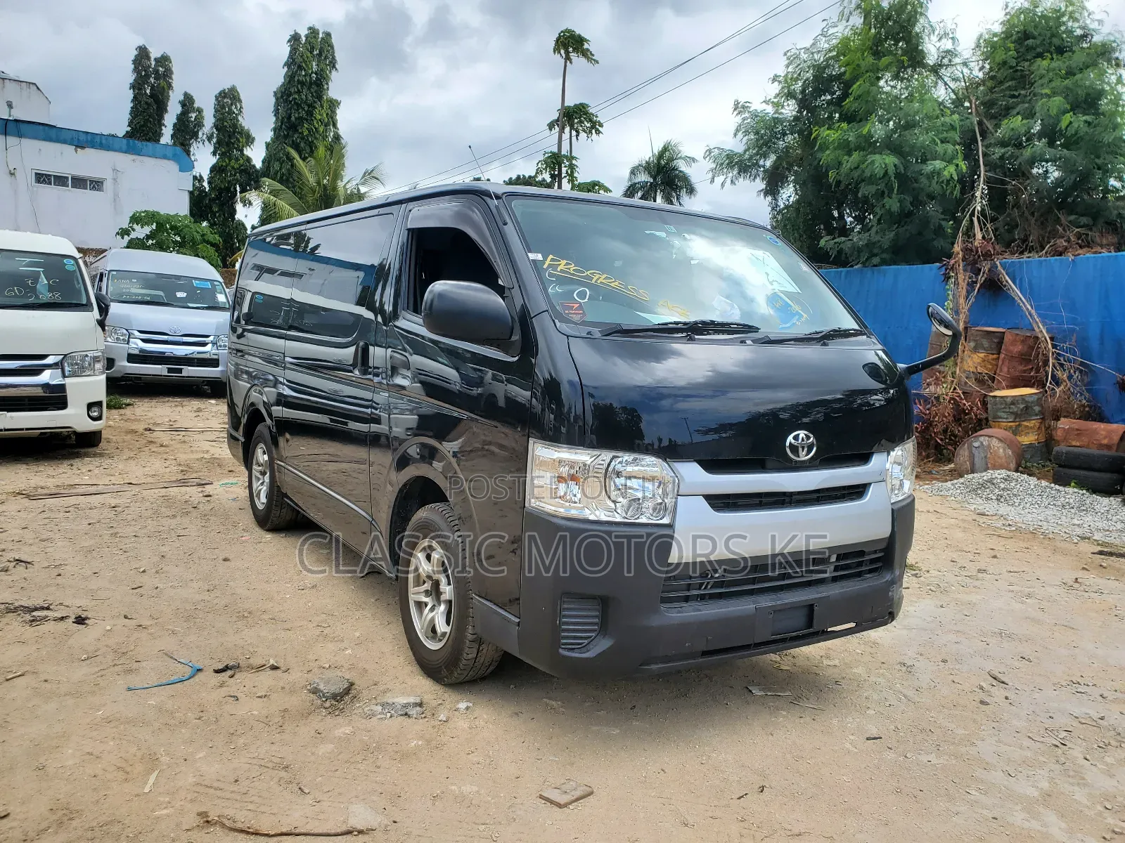 Toyota HiAce 2018 Black