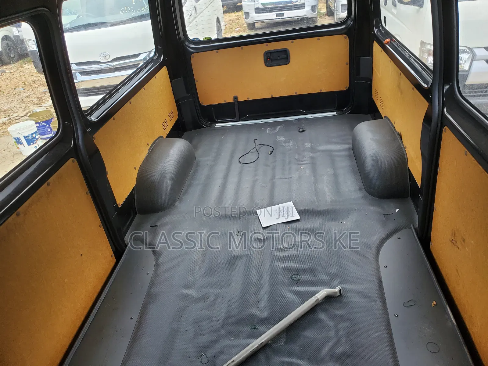 Toyota HiAce 2018 Black