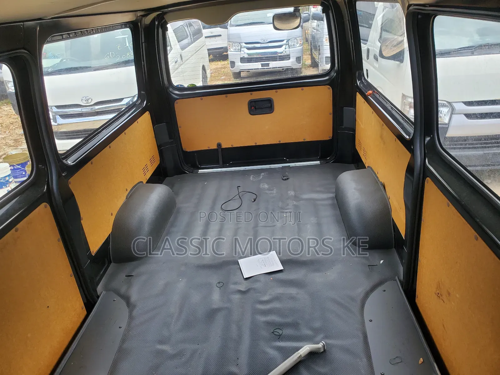 Toyota HiAce 2018 Black
