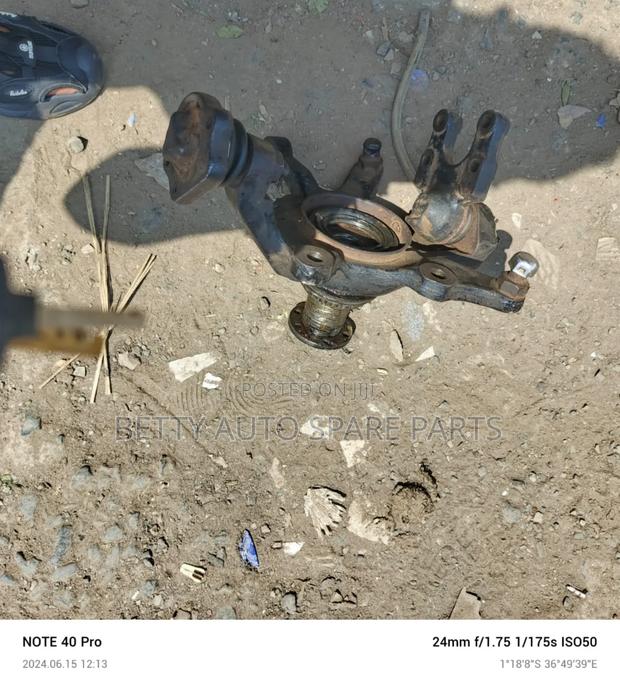 Nissan TD 27 Front Hub - thumbnail 4