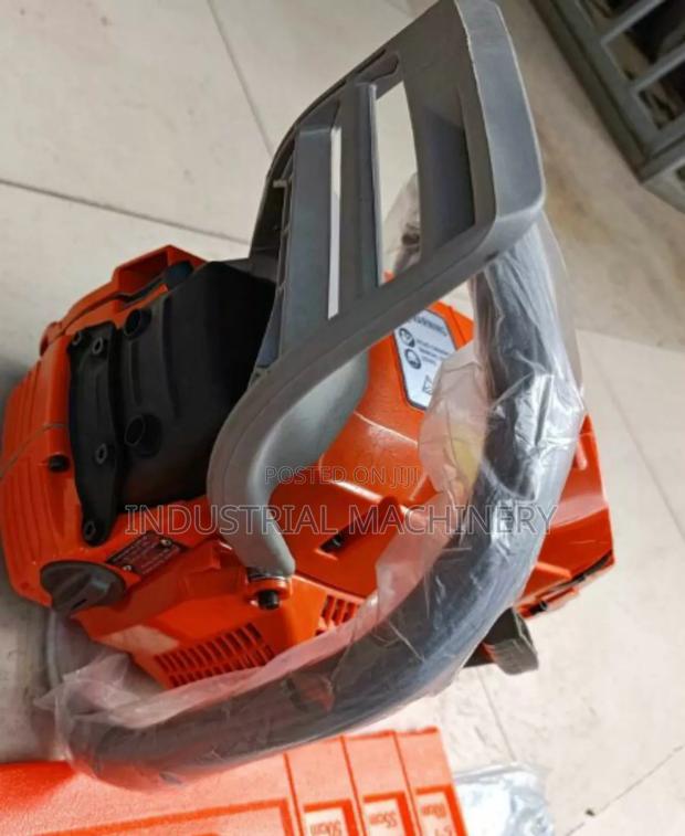 Powersaw Huaquvana 272xp -- Higly Recommended.