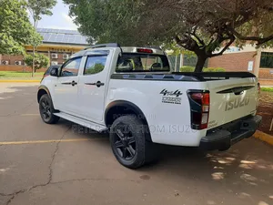 New Isuzu D-MAX 2024 White