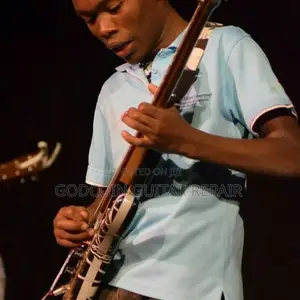 Guitar Teacher/Guitar Tutour