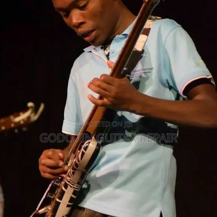 Guitar Teacher/Guitar Tutour