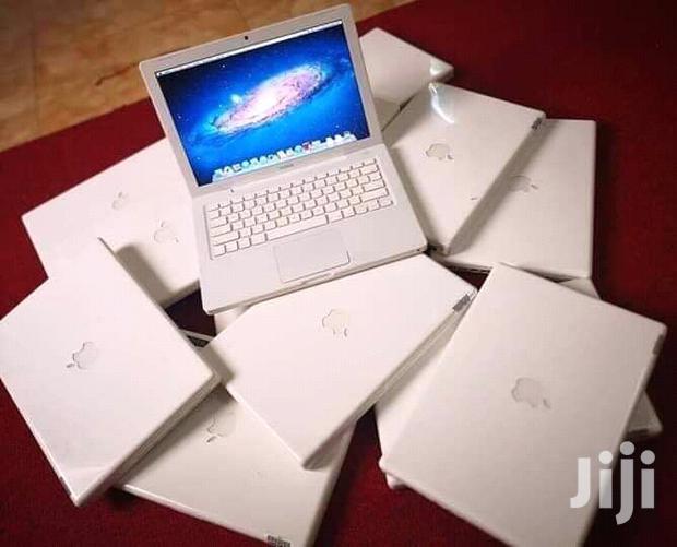 Laptop Apple MacBook 4GB Intel Core 2 Duo HDD 500GB - main view