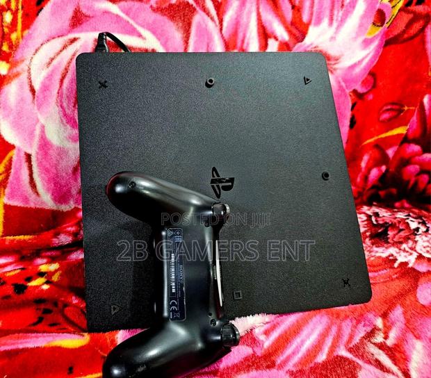 Ps4 Slim, 10 Games Digital - thumbnail 2