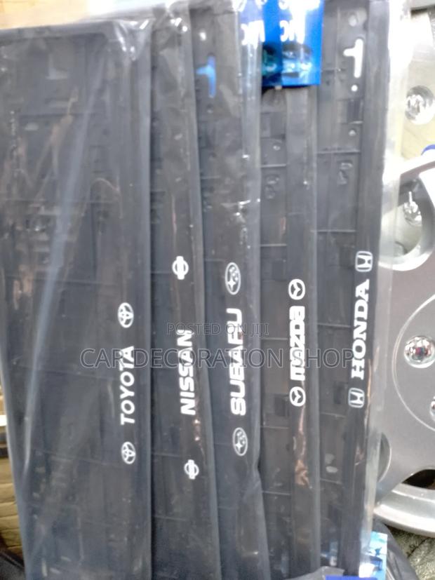 2pcs Branded Car Logo Front en Rear Oblong Plates Holders - main view