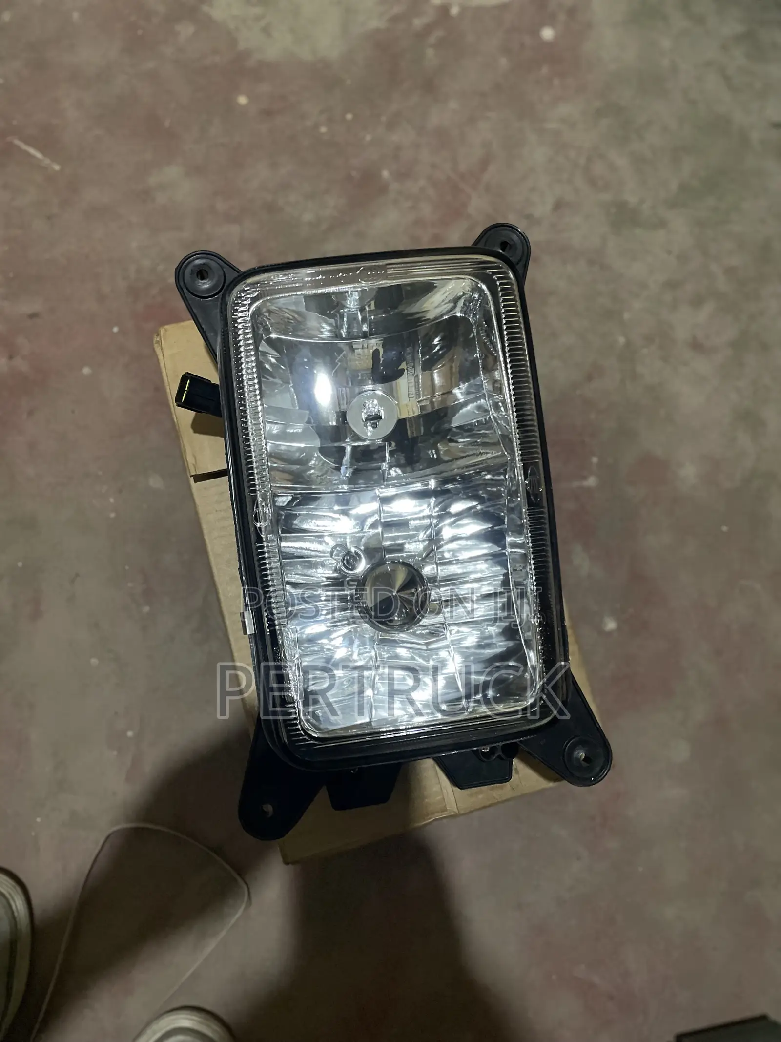 (2151a-/2151a-) Headlight Shacman SX2190 Sd280x180