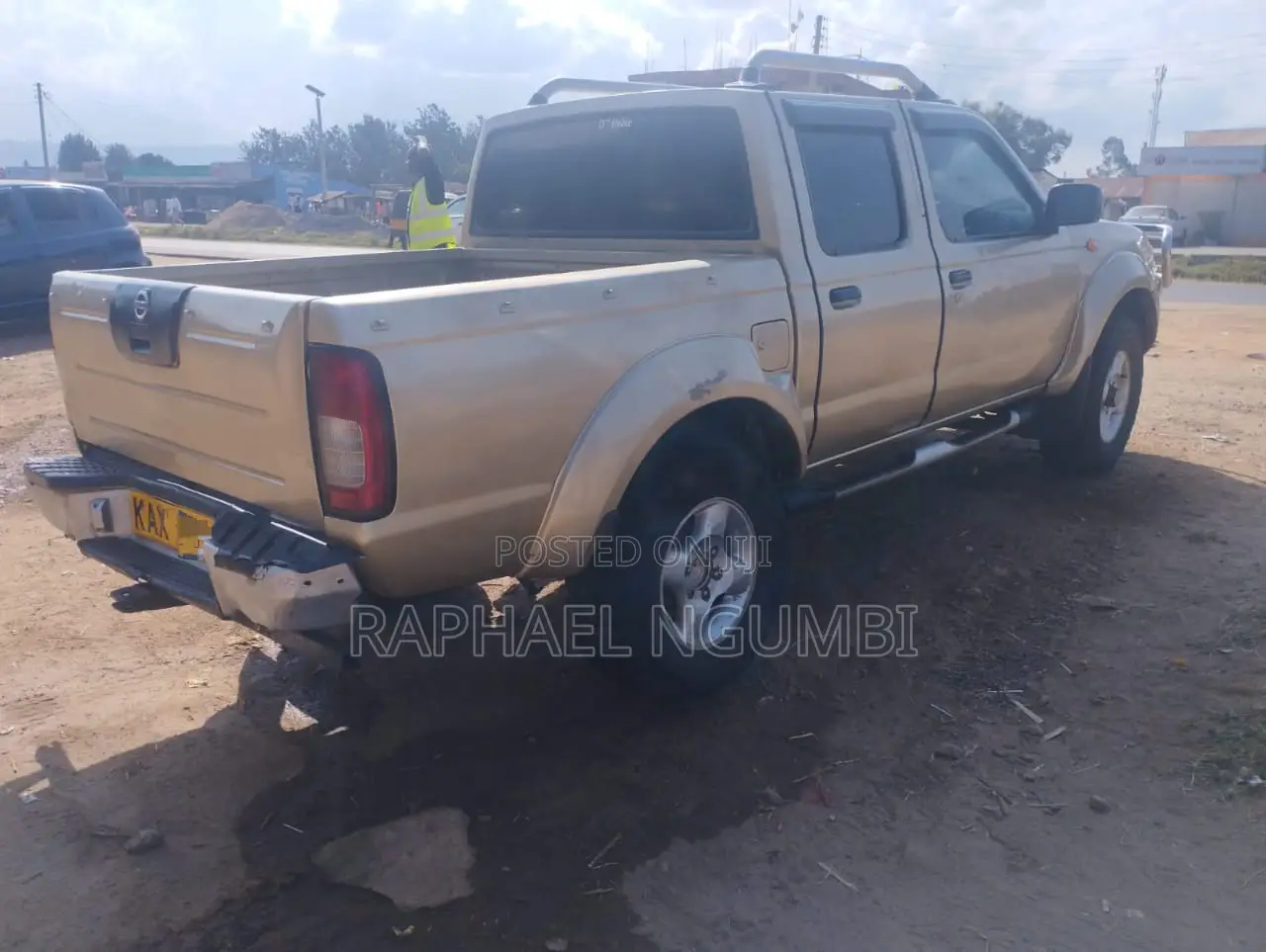 Nissan Navara 1999 Gold