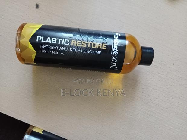 Powerful Useful Plastic Restorer