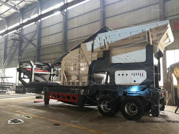 Mobile Impact Crusher / Construction Material Crushing Plant - main view