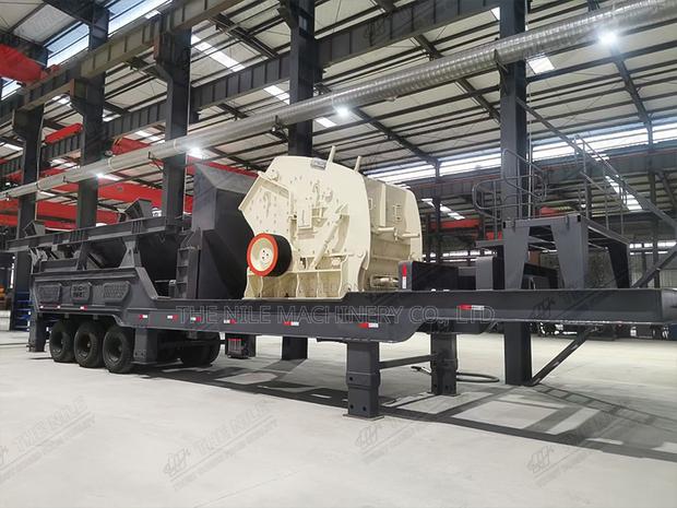 Mobile 200 TPH Impact Crusher Crushing Plant in Kenya