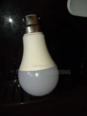 Tuya App Controlled Dimmable Smart Bulb