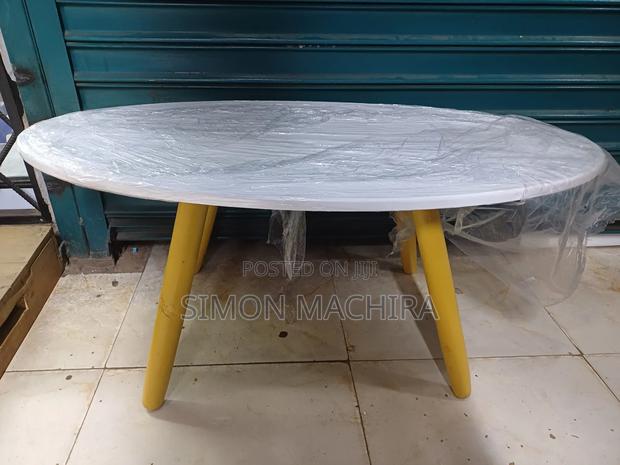 Oval Coffee Table. White - main view
