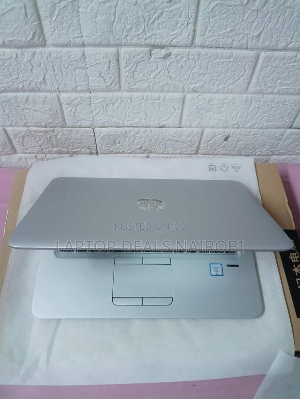 Laptop HP EliteBook 820 G4 8GB Intel Core I7 SSD 256GB - thumbnail 2