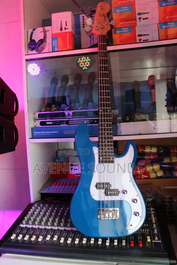 Professional Fender 5 Strings Bass Guitar - thumbnail 2