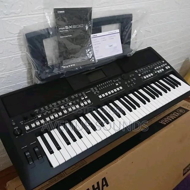 Professional Yamaha Sx600 Digital Keyboard