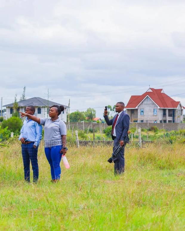 80m Off Katani Rd Tarmac ^SM - thumbnail 4