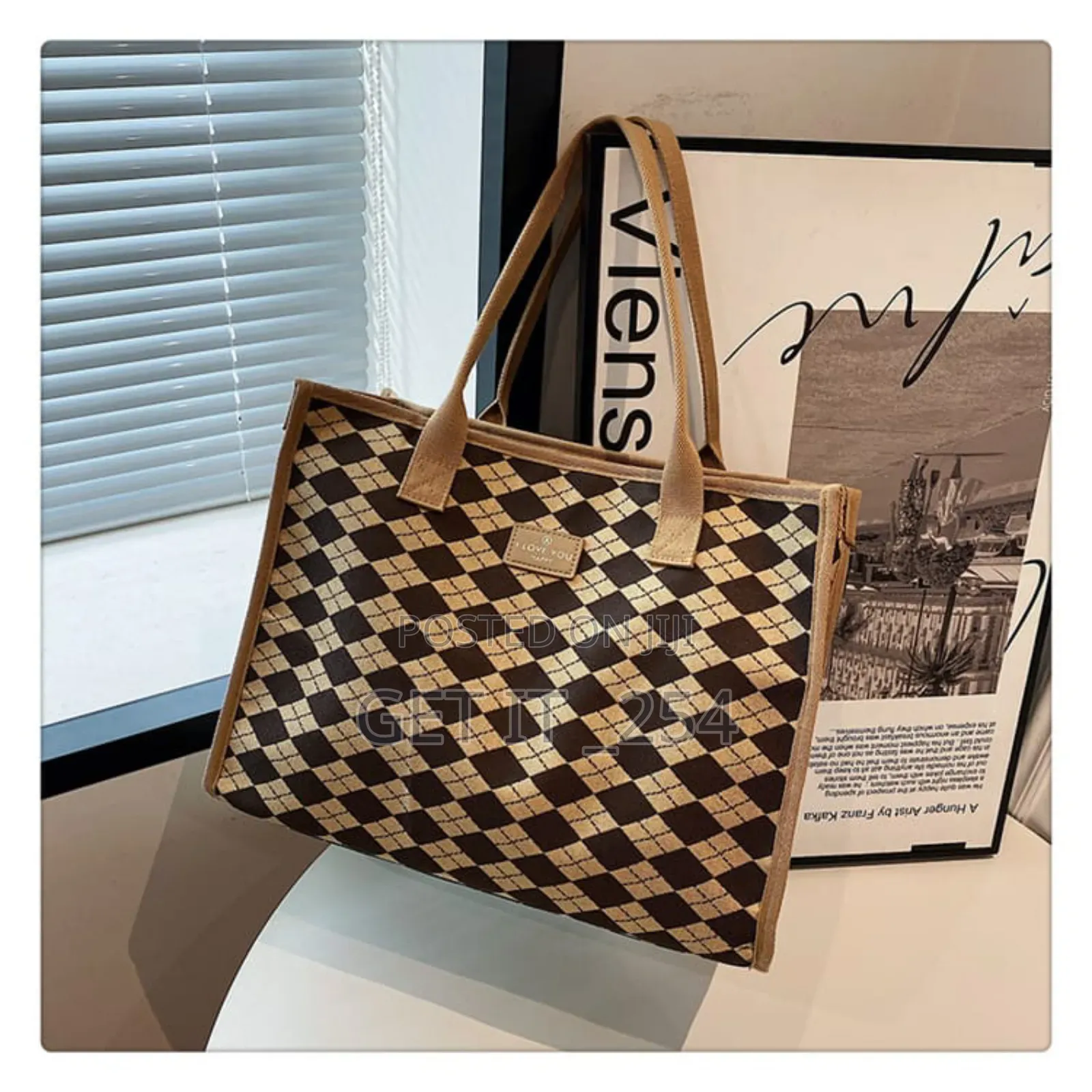 *Big Size Plaid Pattern Tote Bag*
Size 36*27*16cm