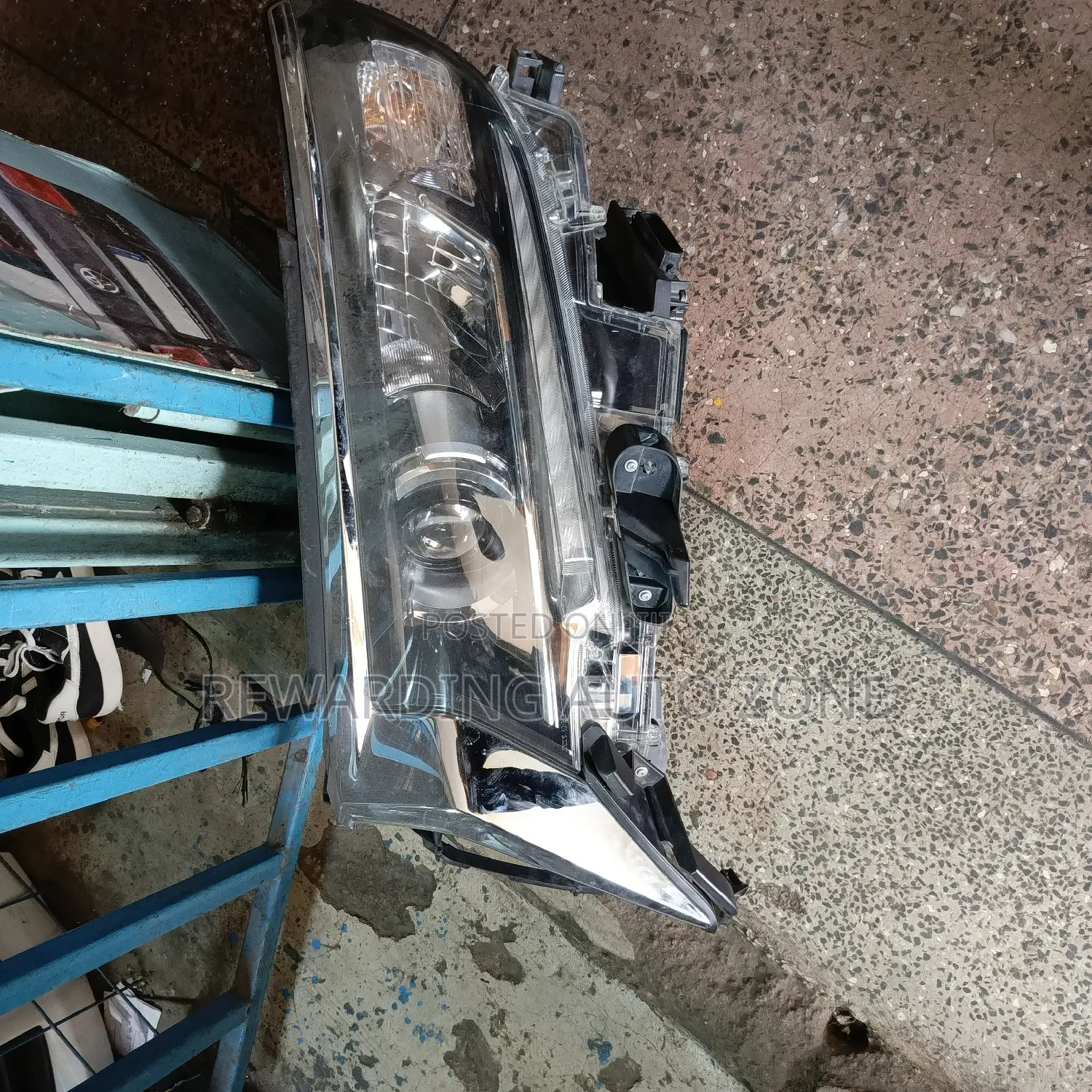 Prado 165 Headlight Xenon LHS